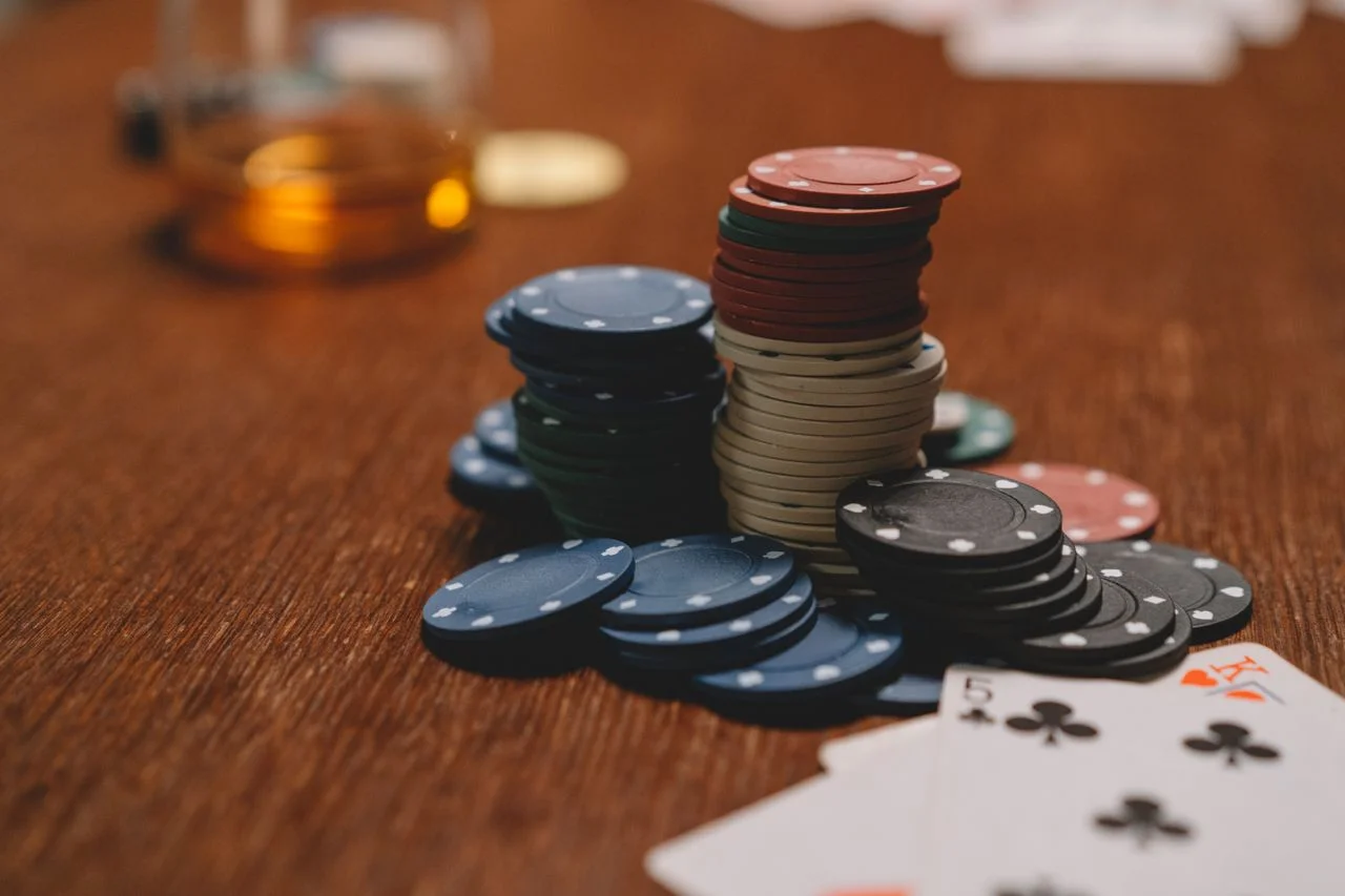 Tra cứu thông tin vận hành và thay đổi kỹ thuật tại Gambler
